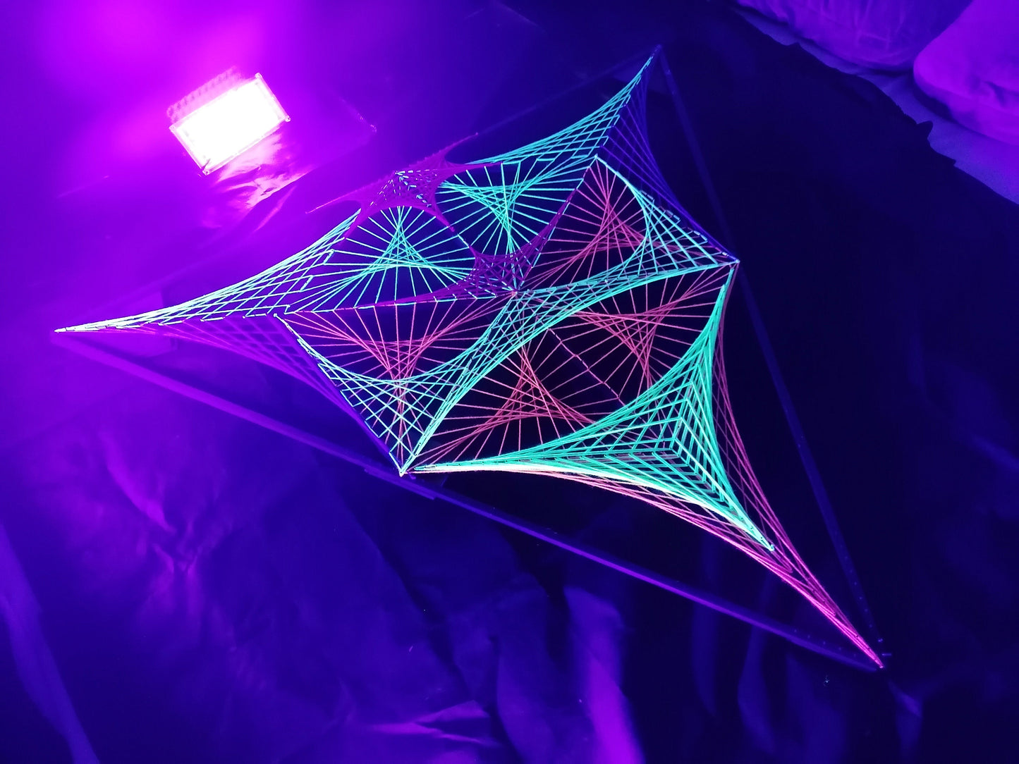 😳 Strict Alien 👽