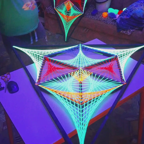 Process of creating Alien Hunter geometric string art by Psybell