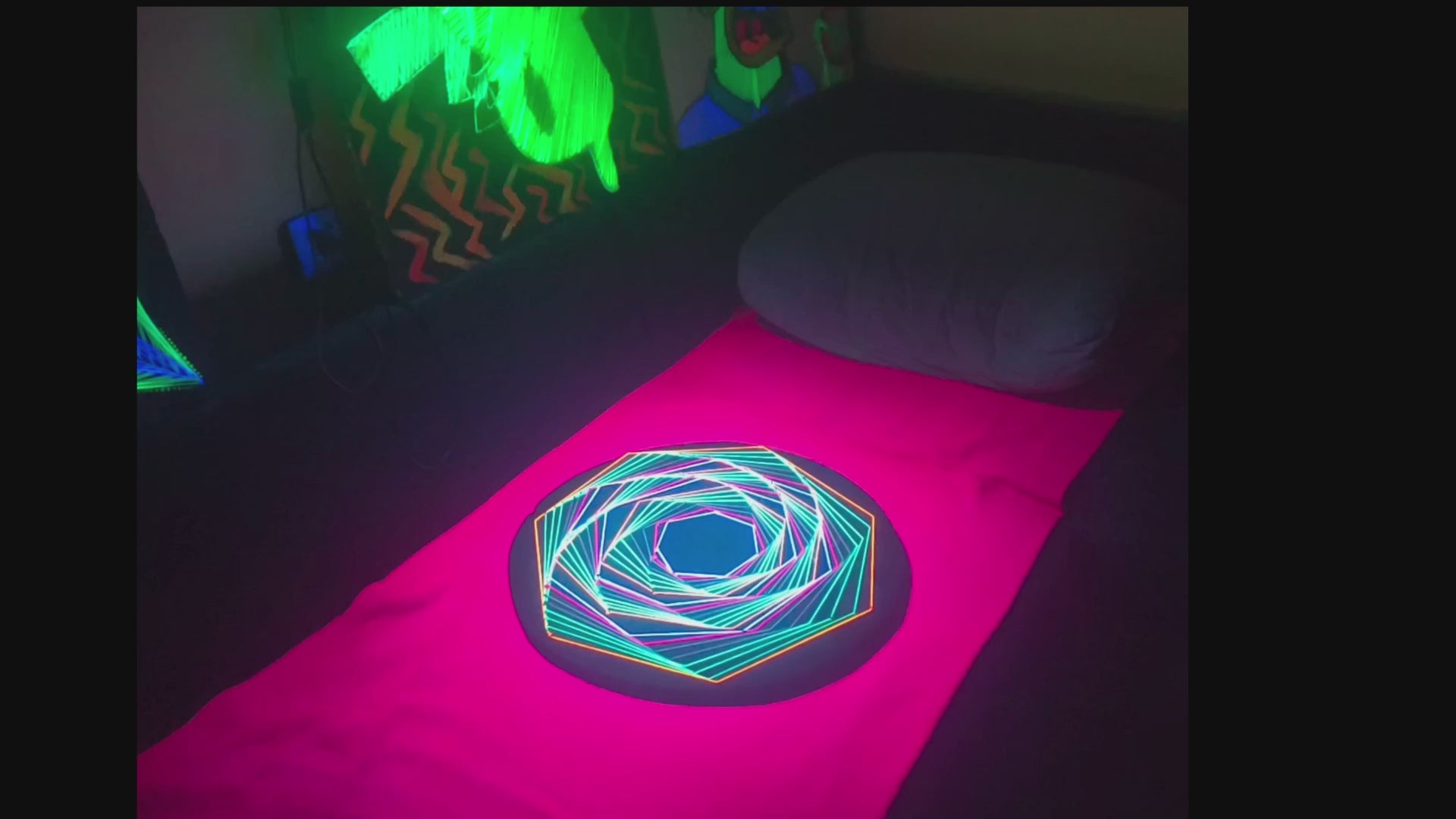 "Disaster spiral" - UV glow string art with detail move