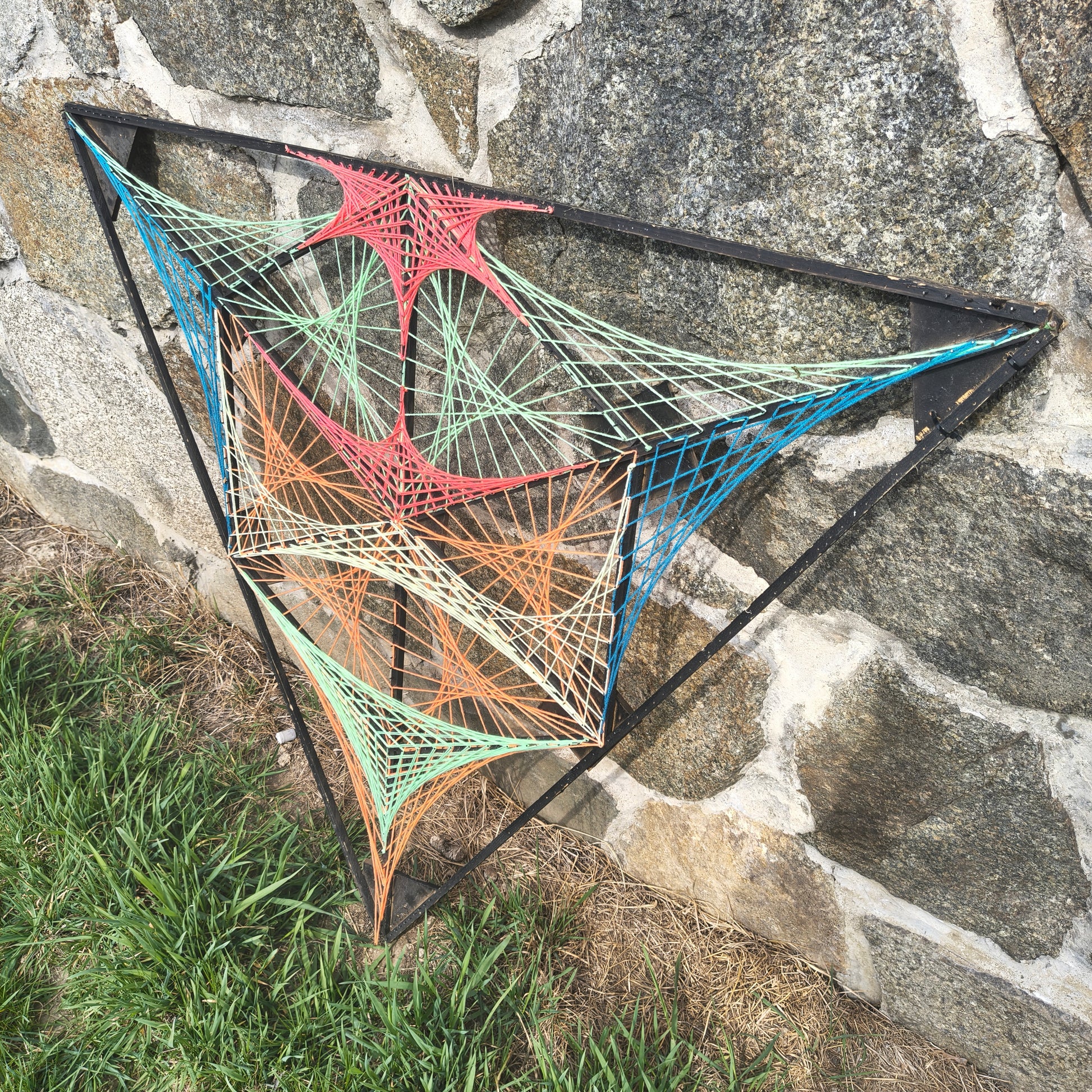🤬 Strict Alien 👽 by Psybell - String Art