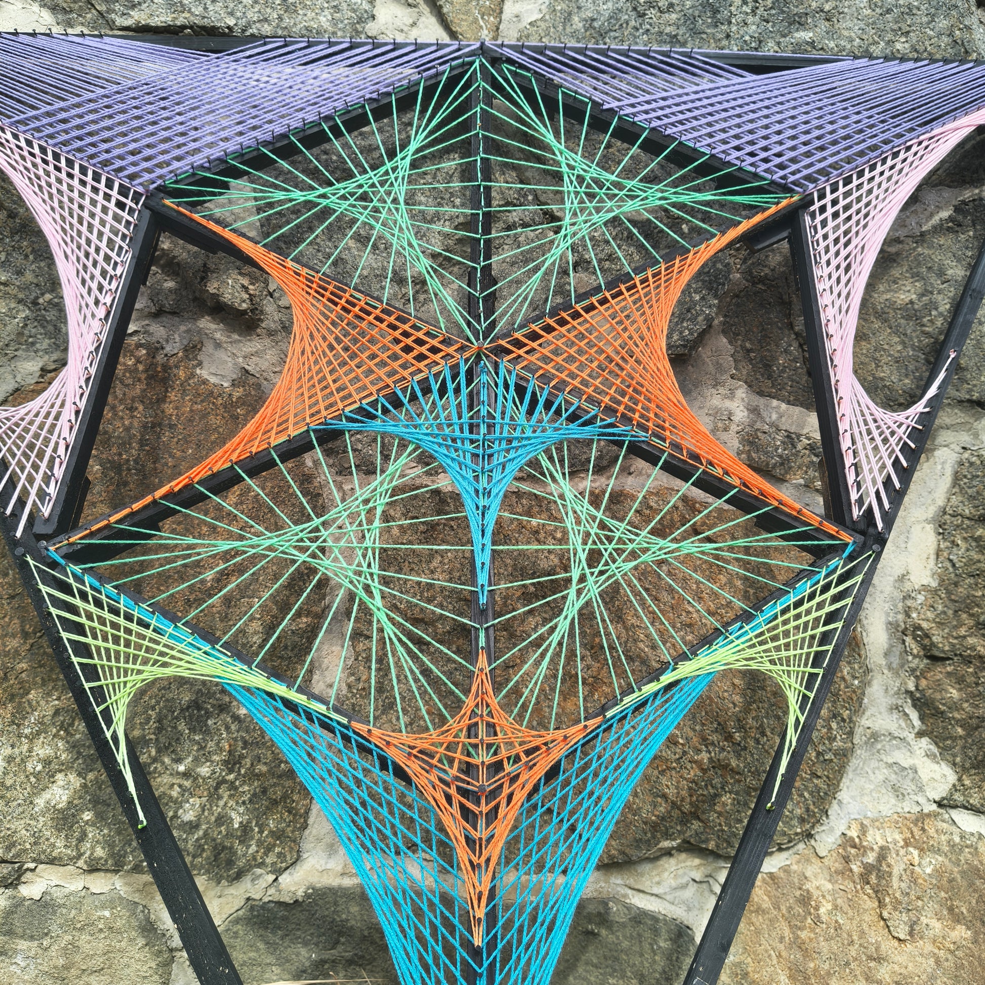 🛡️ Alien's Guardian 👽 by Psybell - String Art